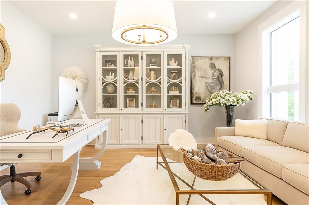 4415 Blackland Drive NE