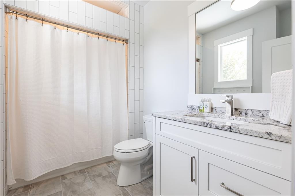 4415 Blackland Drive NE