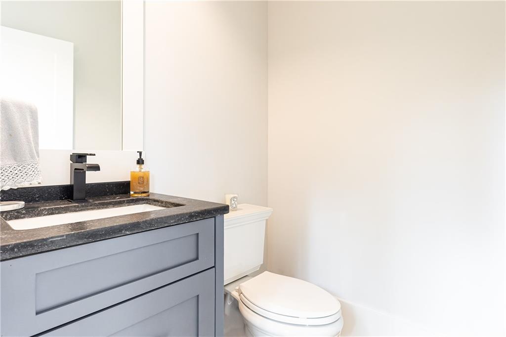 4415 Blackland Drive NE