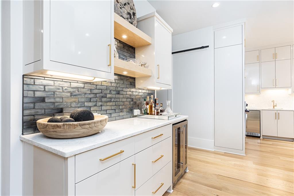 4415 Blackland Drive NE