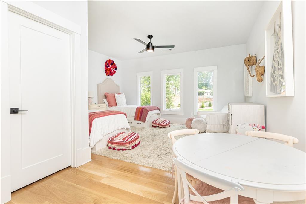 4415 Blackland Drive NE