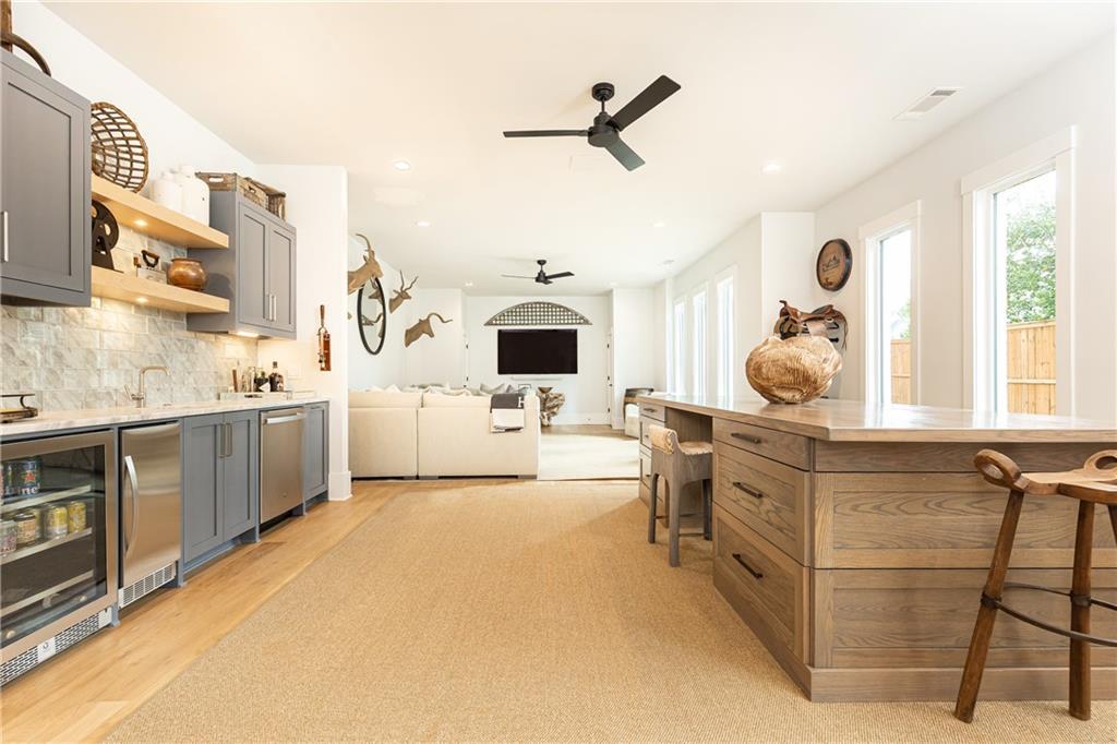 4415 Blackland Drive NE