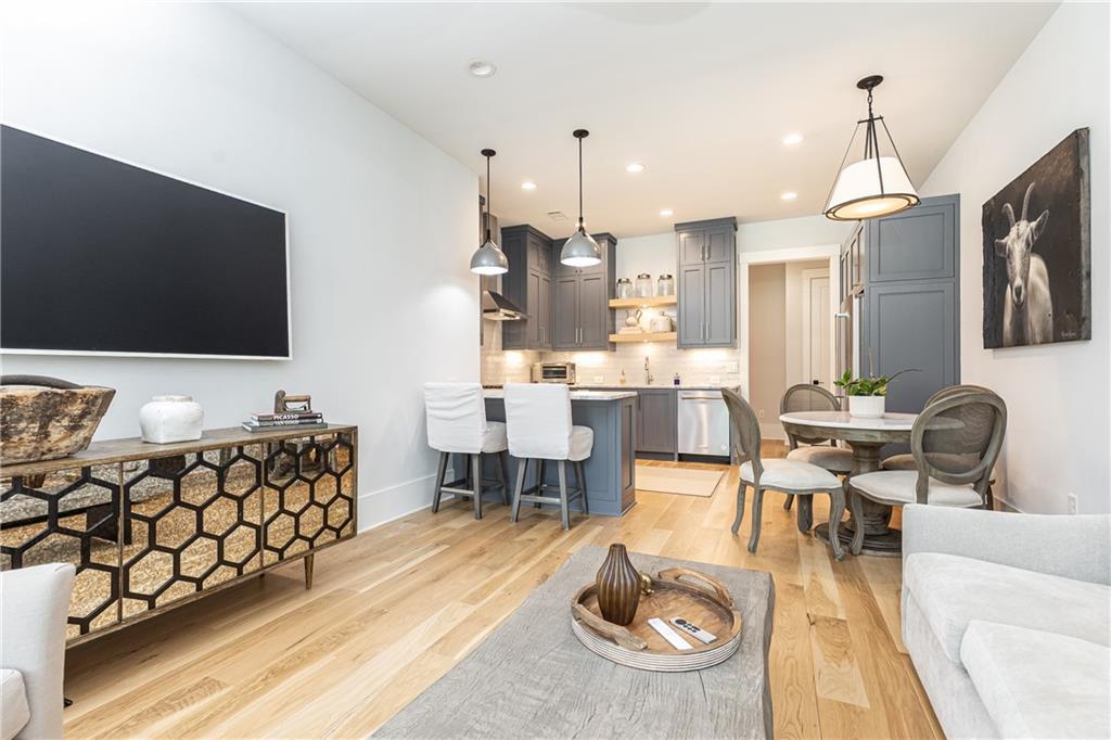 4415 Blackland Drive NE