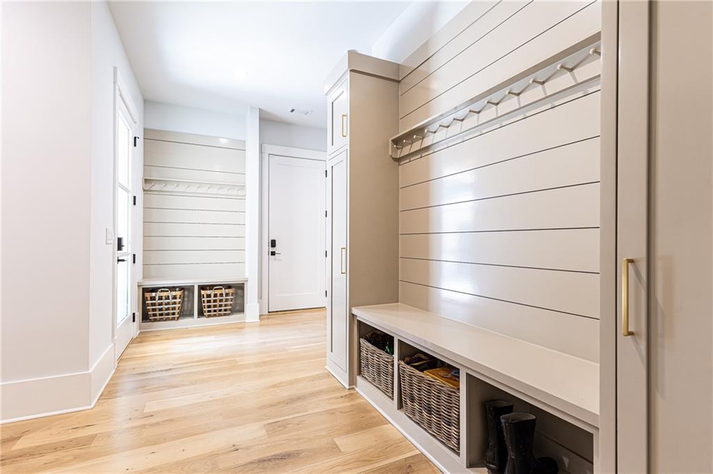 4415 Blackland Drive NE