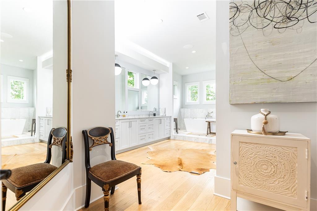 4415 Blackland Drive NE