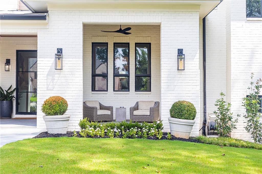 4415 Blackland Drive NE