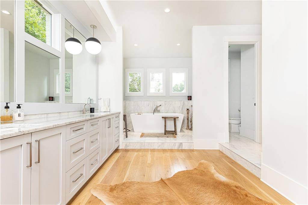 4415 Blackland Drive NE