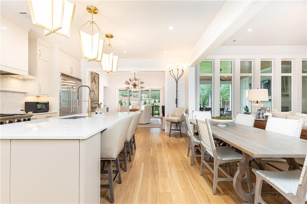 4415 Blackland Drive NE