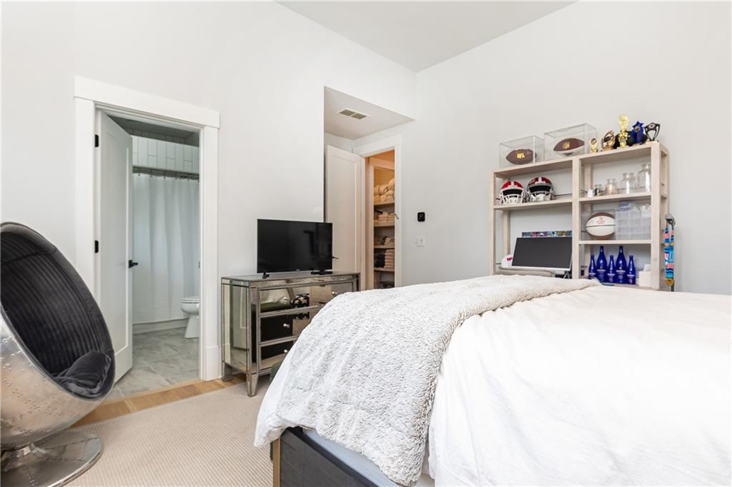 4415 Blackland Drive NE