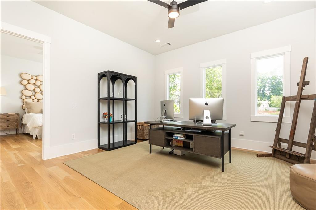 4415 Blackland Drive NE