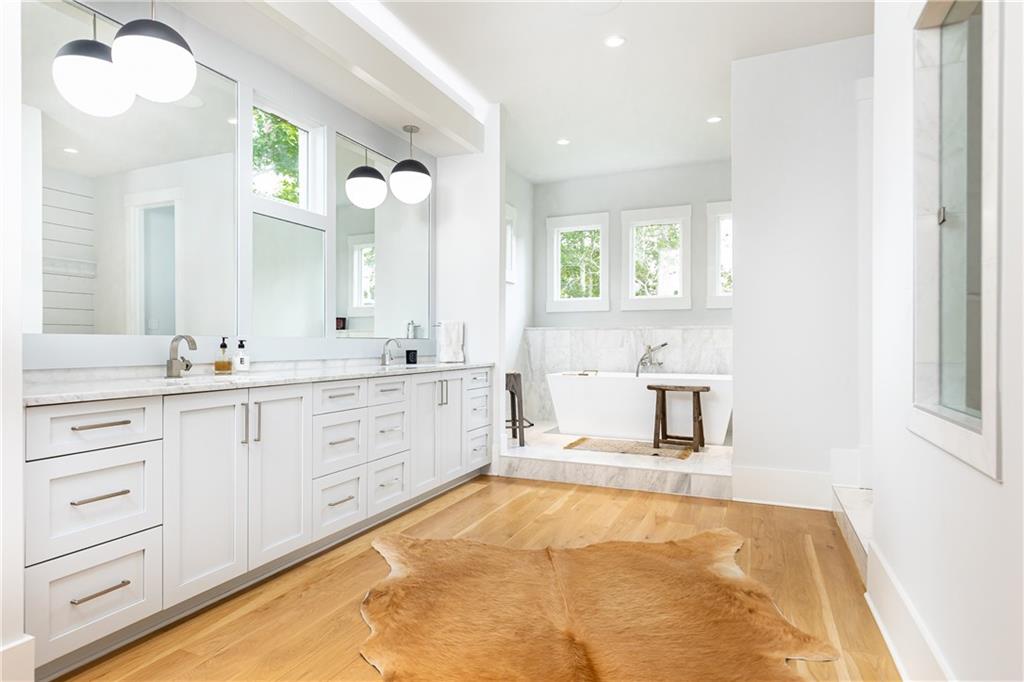 4415 Blackland Drive NE