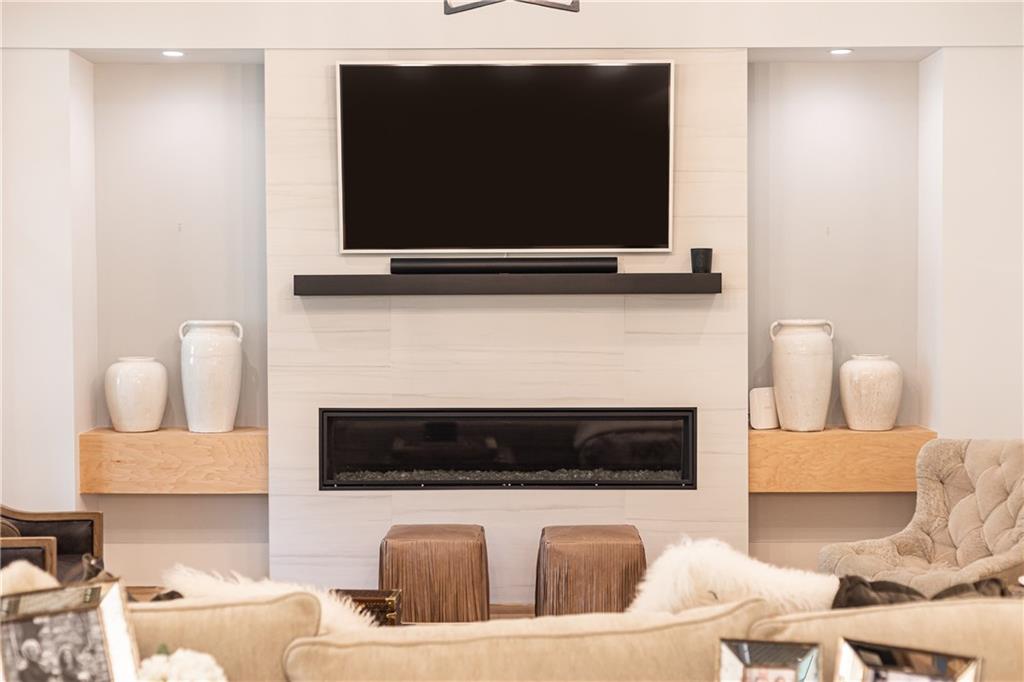 4415 Blackland Drive NE