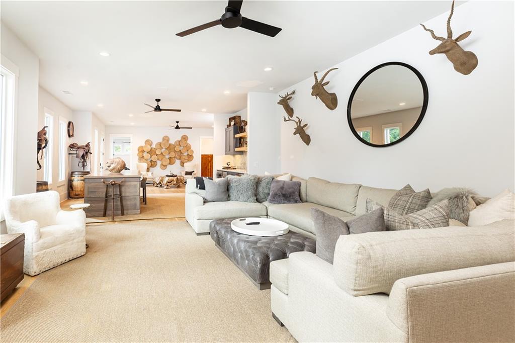 4415 Blackland Drive NE