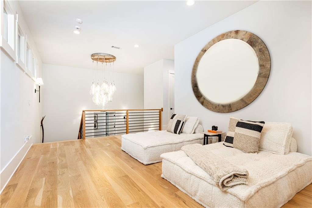 4415 Blackland Drive NE