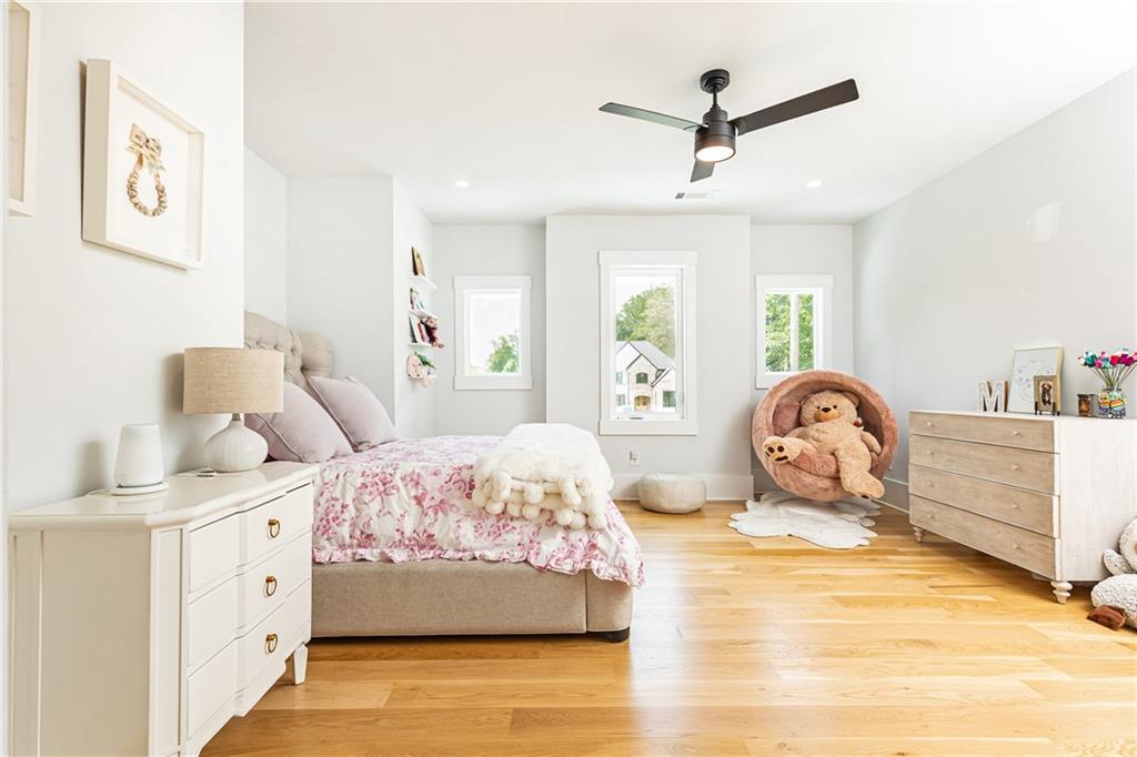 4415 Blackland Drive NE