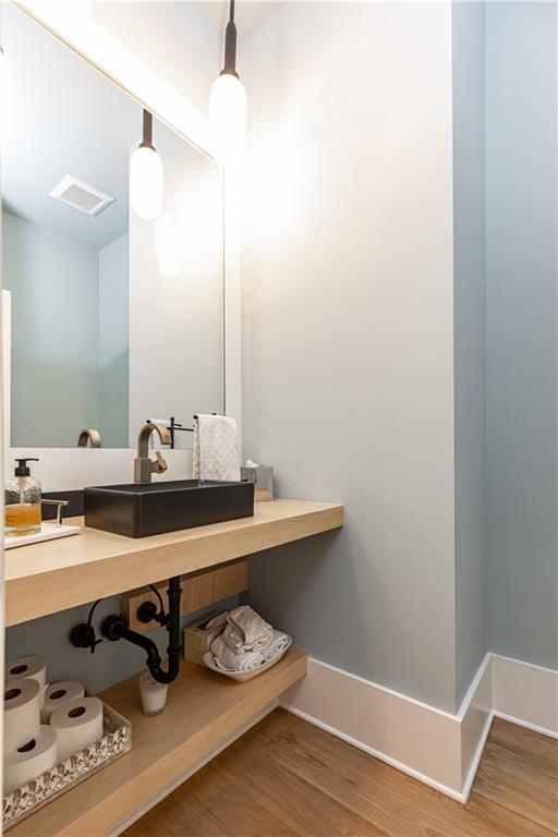 4415 Blackland Drive NE