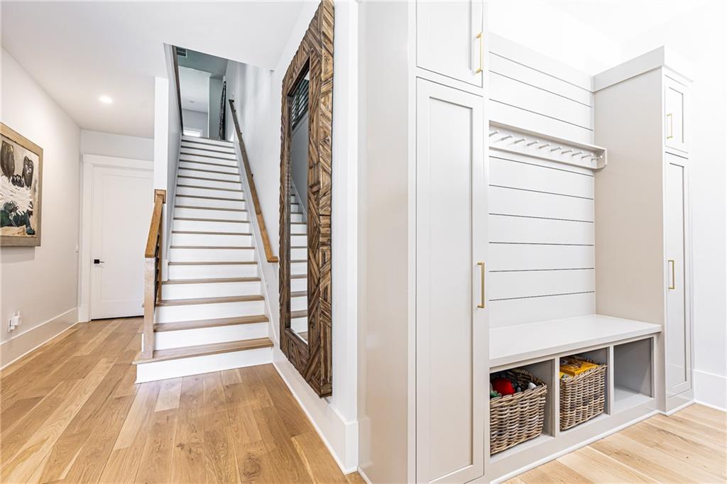 4415 Blackland Drive NE