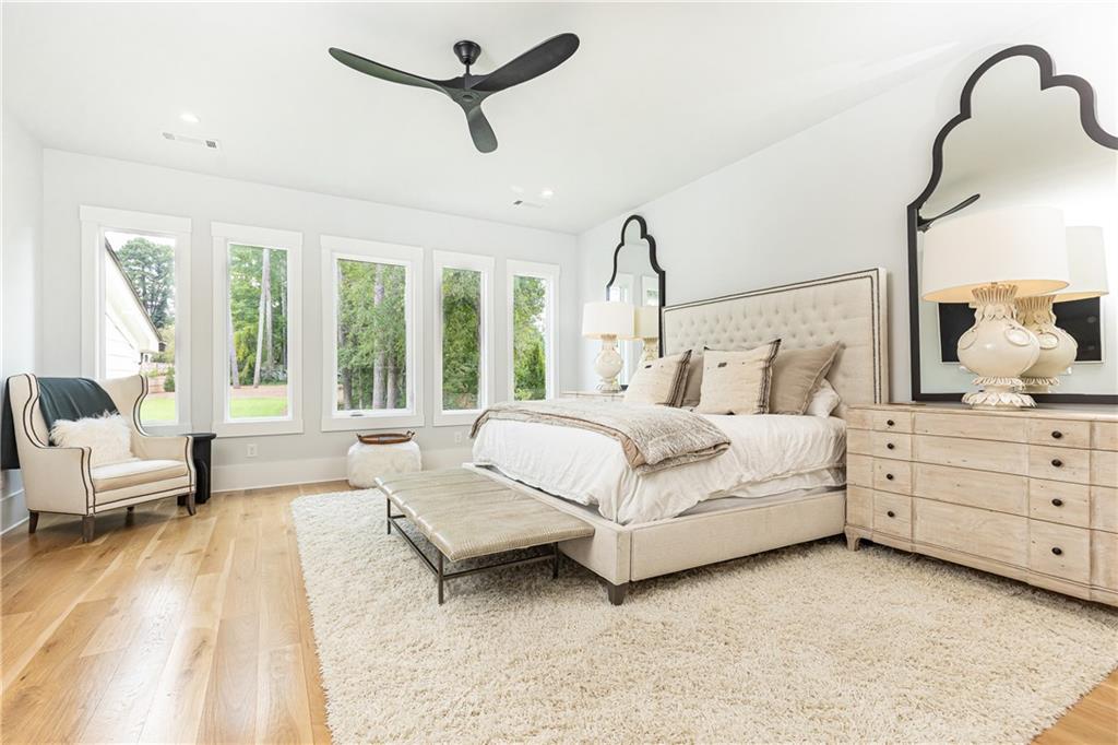 4415 Blackland Drive NE