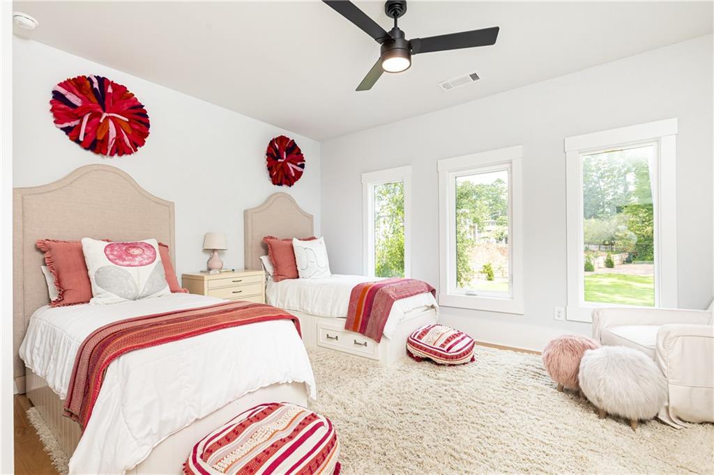 4415 Blackland Drive NE