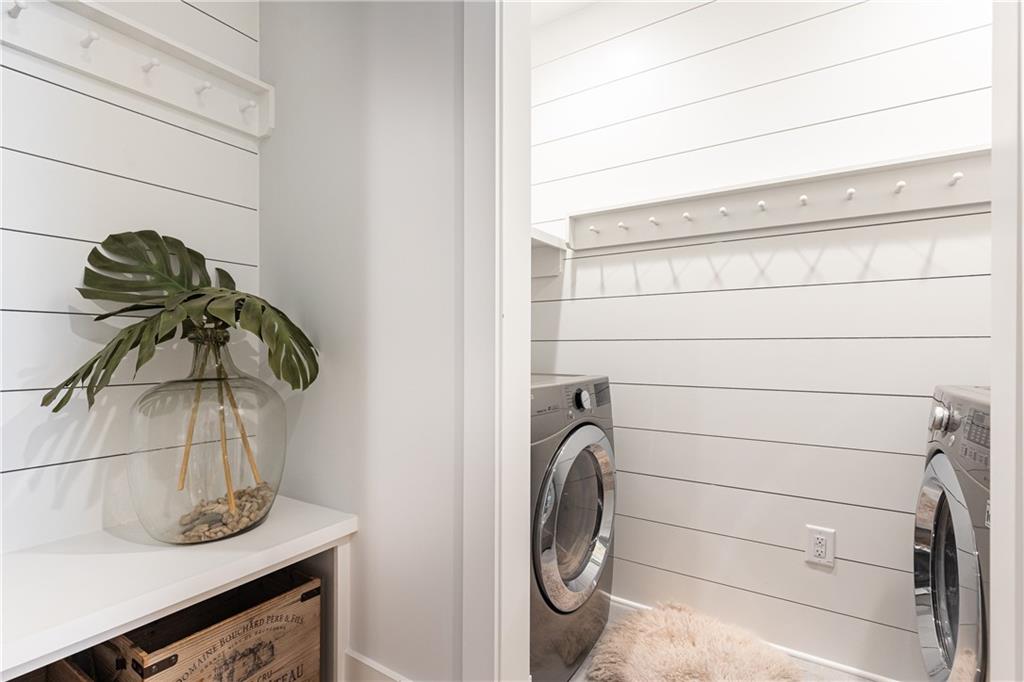 4415 Blackland Drive NE