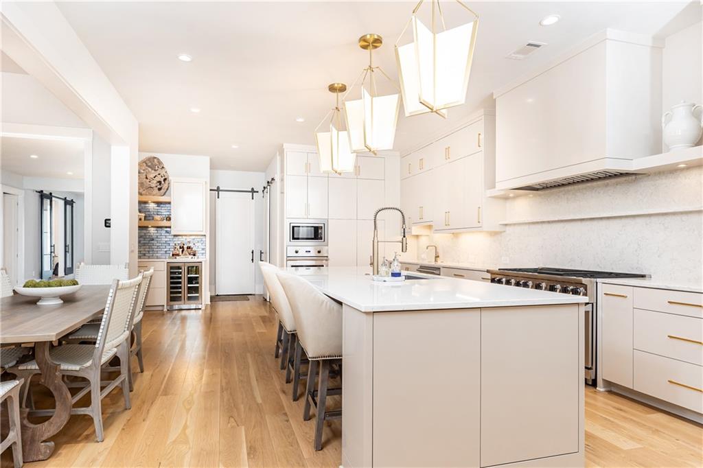 4415 Blackland Drive NE