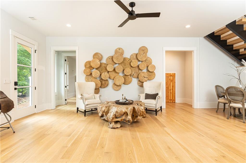 4415 Blackland Drive NE