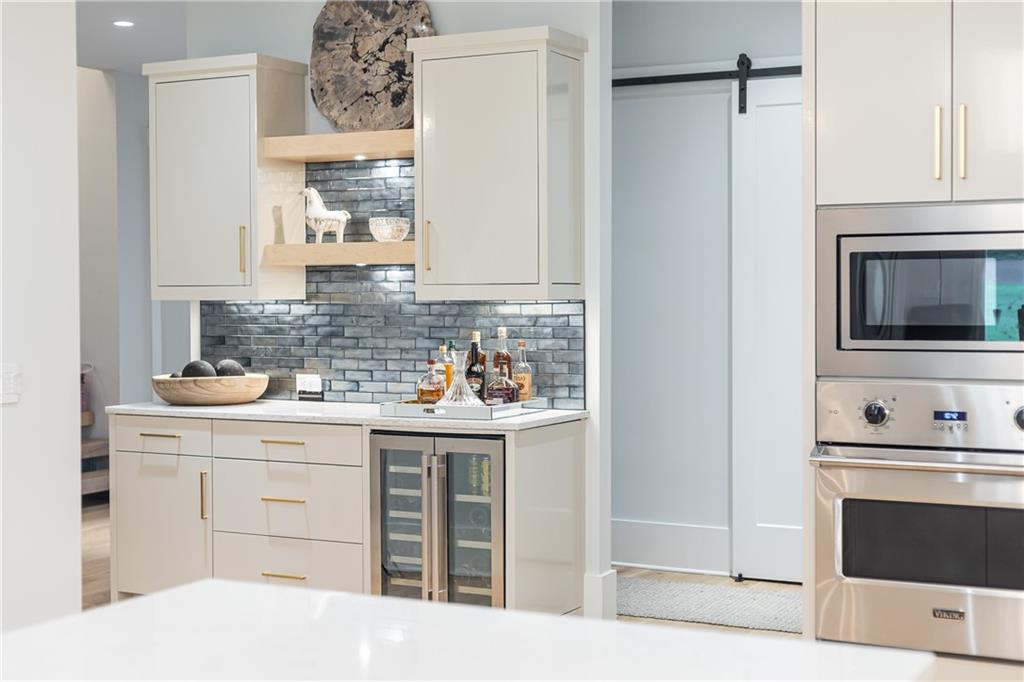 4415 Blackland Drive NE