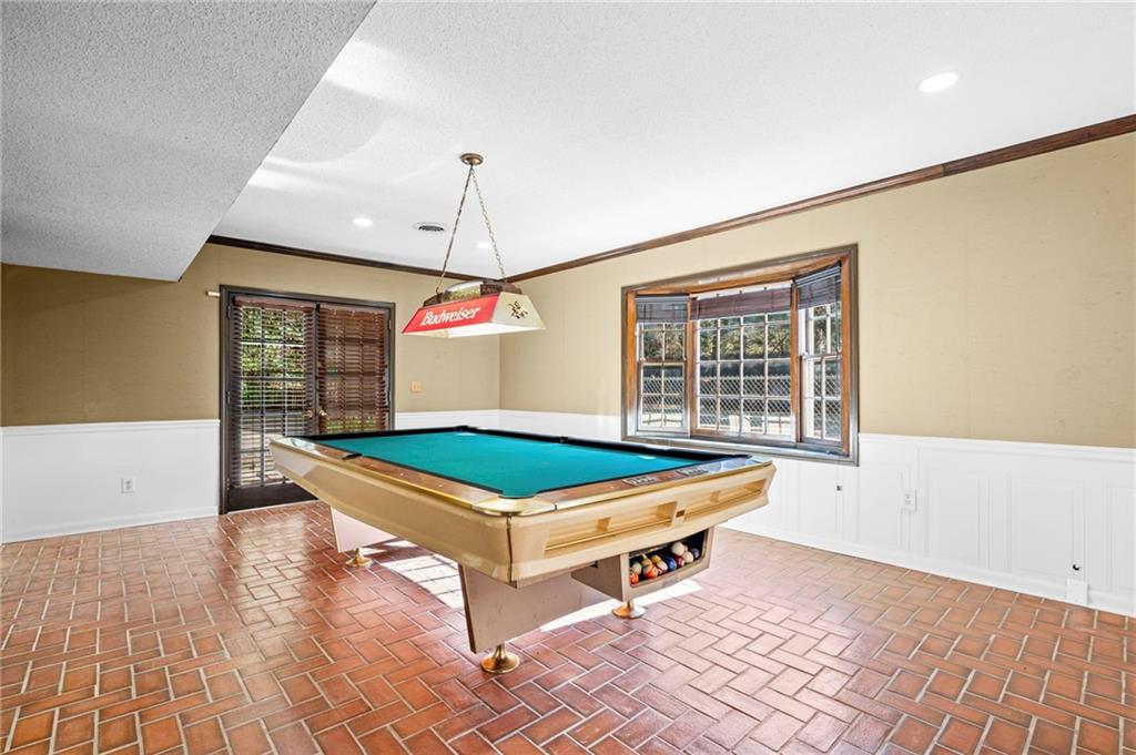 875 Heards Ferry Road