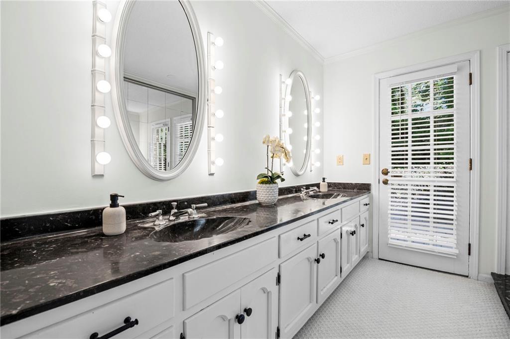 875 Heards Ferry Road