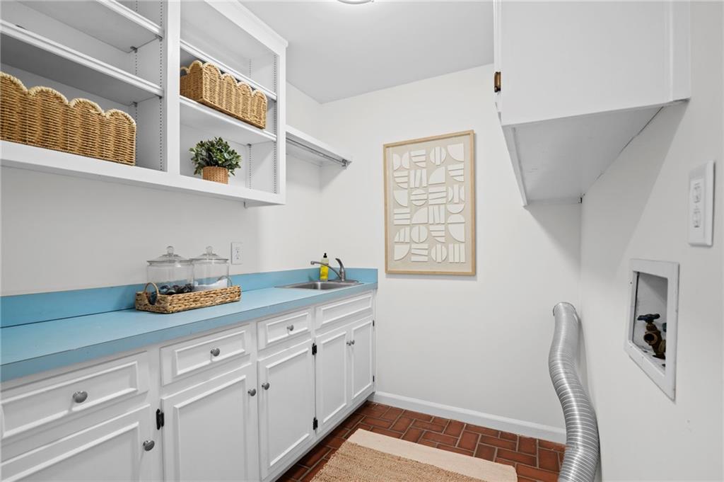 875 Heards Ferry Road