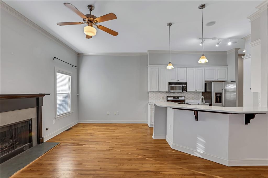 225 Carlyle Park Drive NE