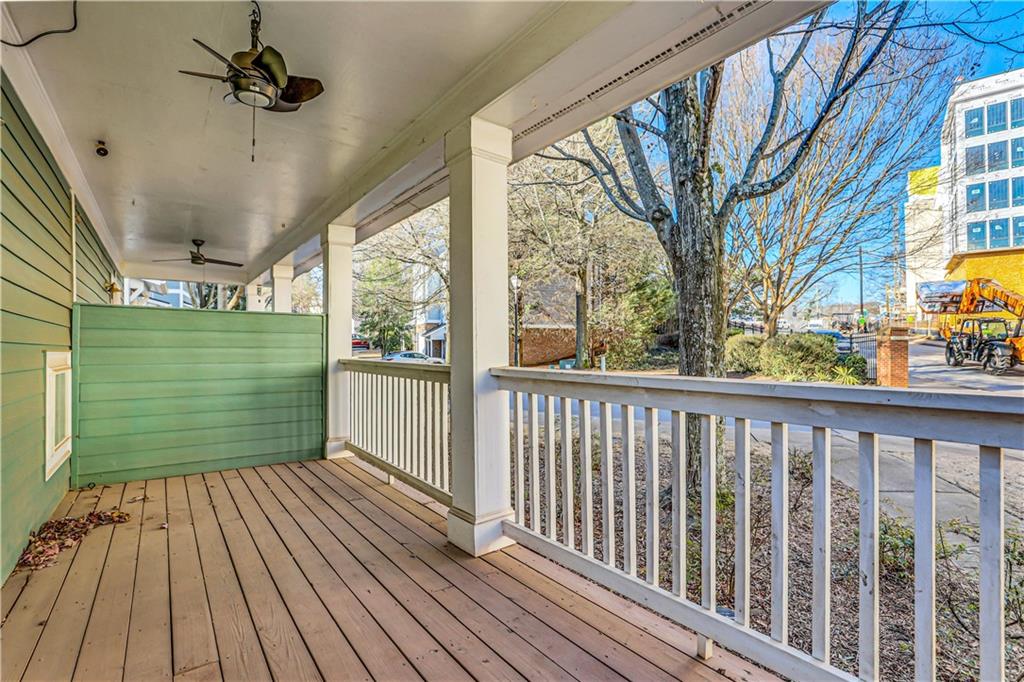 225 Carlyle Park Drive NE