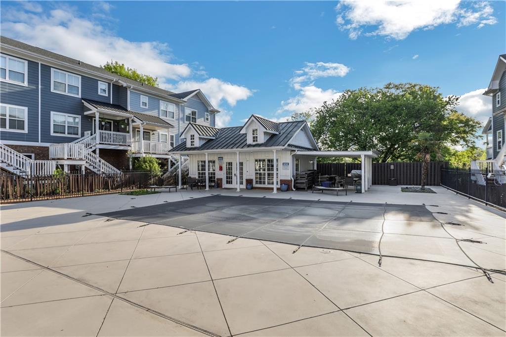 225 Carlyle Park Drive NE