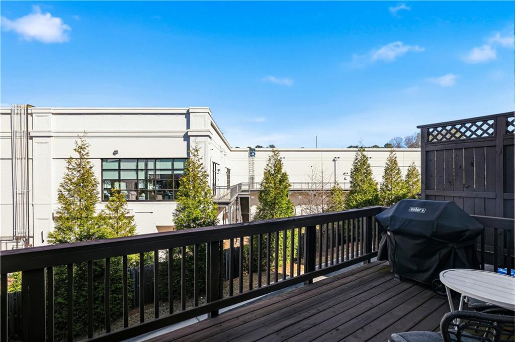 1829 La Dawn Lane NW