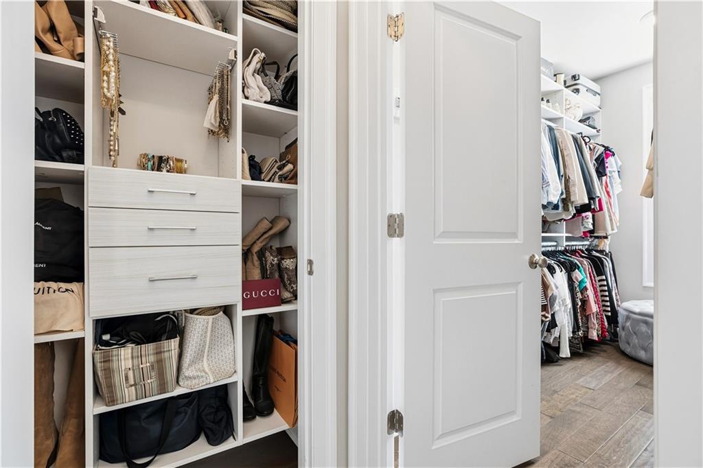 1829 La Dawn Lane NW