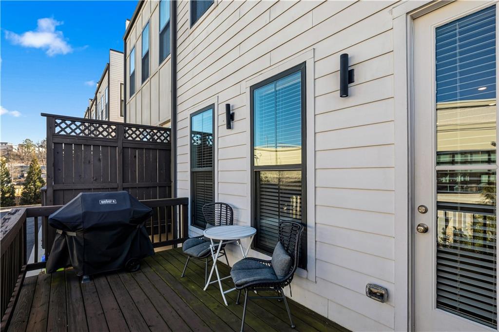 1829 La Dawn Lane NW