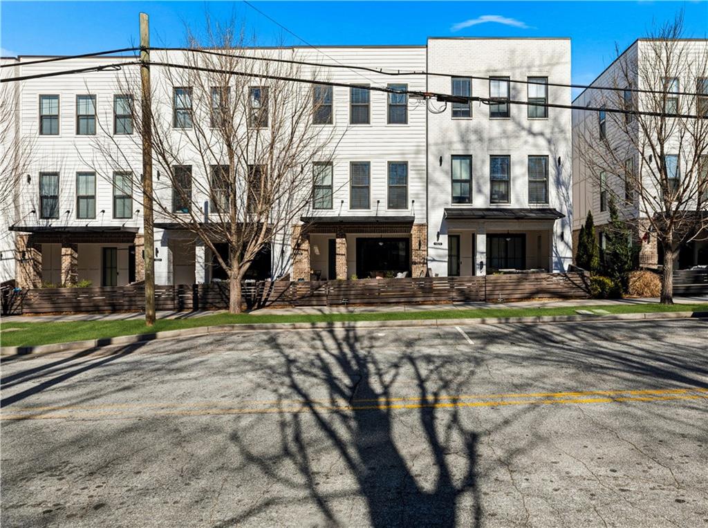 1829 La Dawn Lane NW