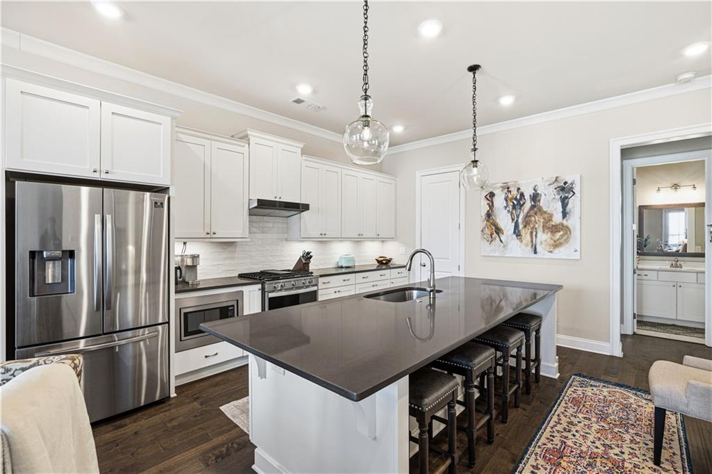 1829 La Dawn Lane NW