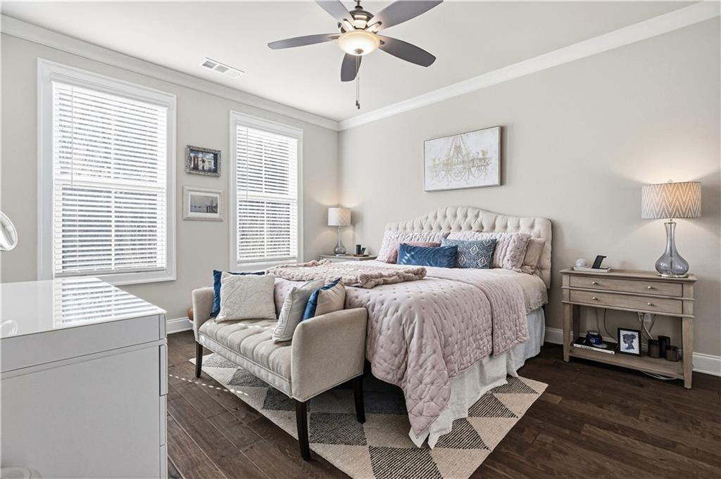 1829 La Dawn Lane NW