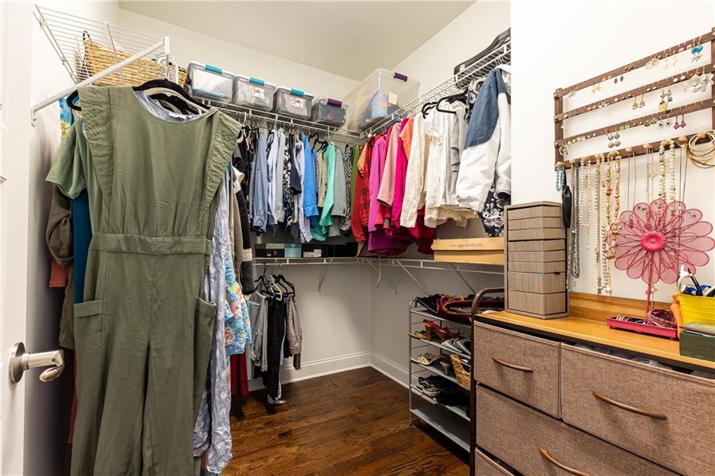 3130 Chestnut Woods Drive