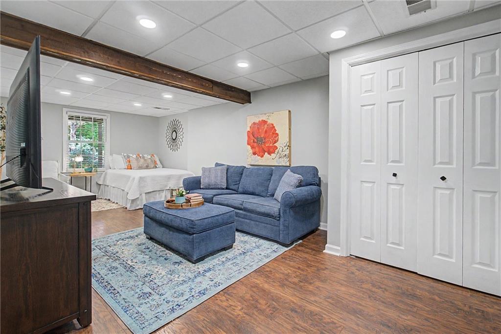 3311 Woodleaf Way