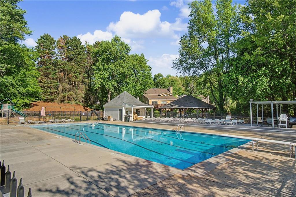 3311 Woodleaf Way