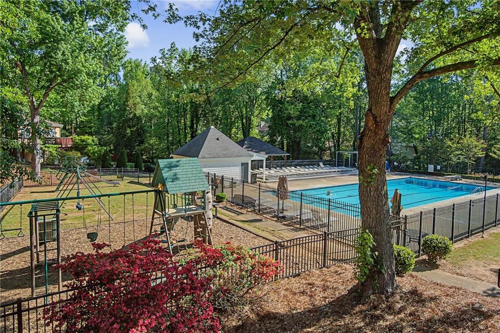 3311 Woodleaf Way