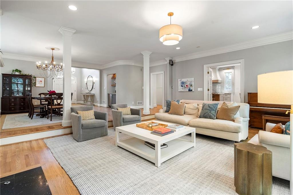 1023 Saint James Crossing NE