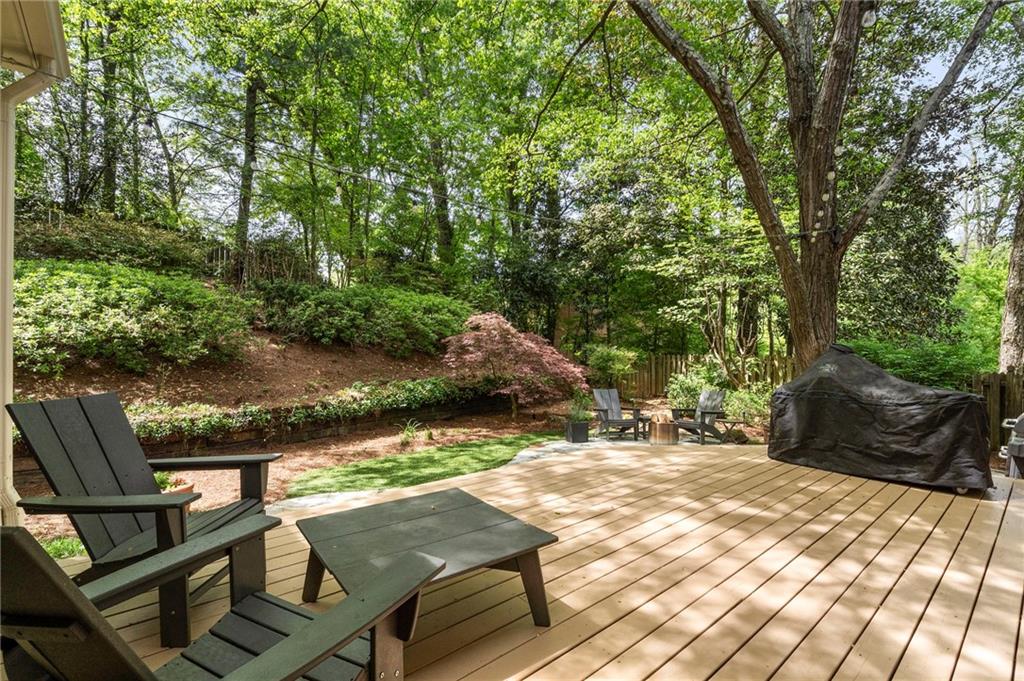 1023 Saint James Crossing NE