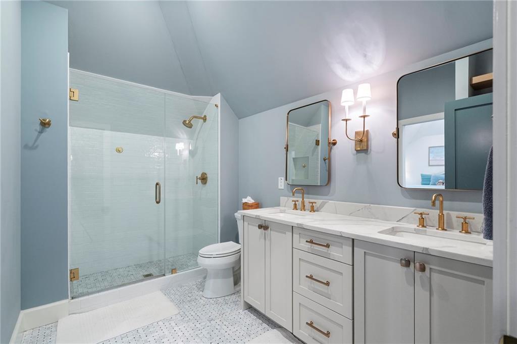 1023 Saint James Crossing NE