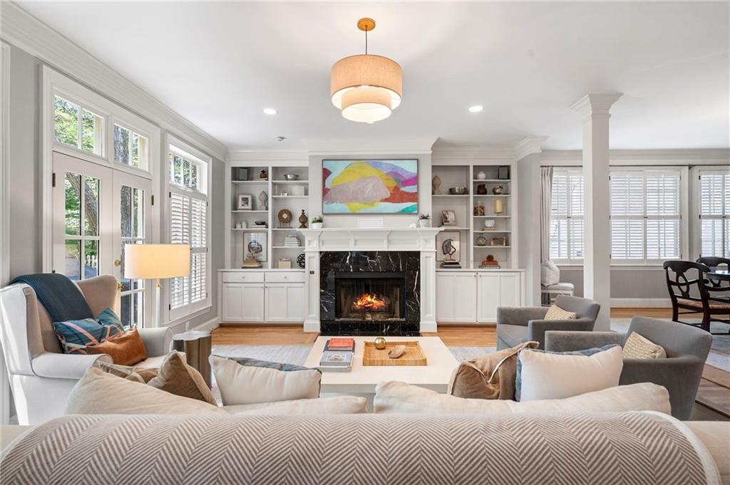 1023 Saint James Crossing NE