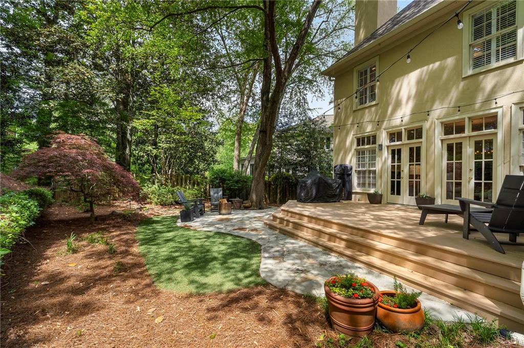 1023 Saint James Crossing NE