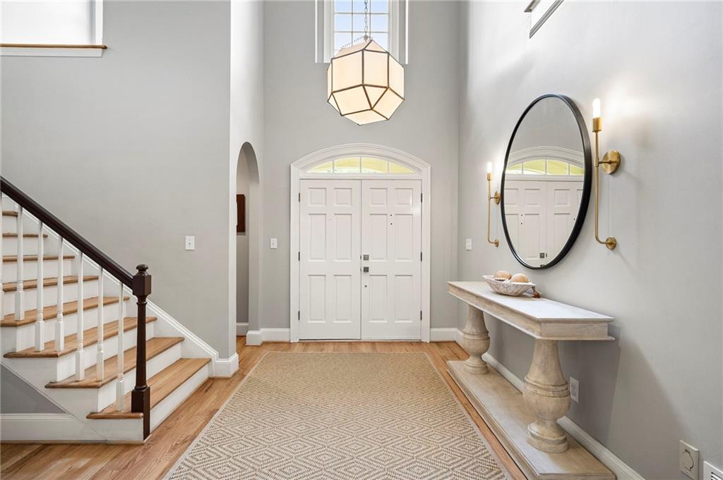 1023 Saint James Crossing NE