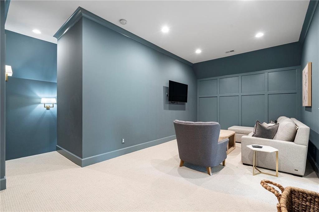 1023 Saint James Crossing NE